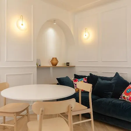 Lavishly Curated 1bd Apartmentclignancourt Apartment Paris